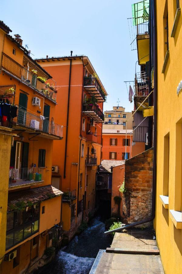 B&B La Finestra Sul Canale Bologna Exterior photo